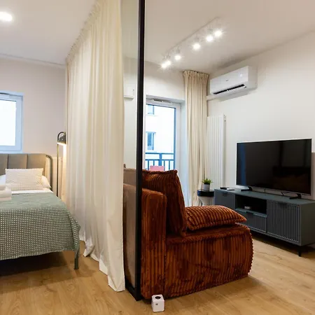 Marina Superior By Bookinghost *